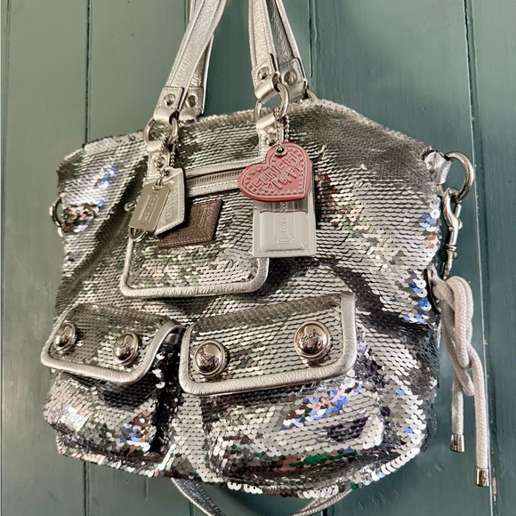 RARE VINTAGE Coach Poppy Y2K Silver Sequin Spotlight Tote - Picture 2 of 5